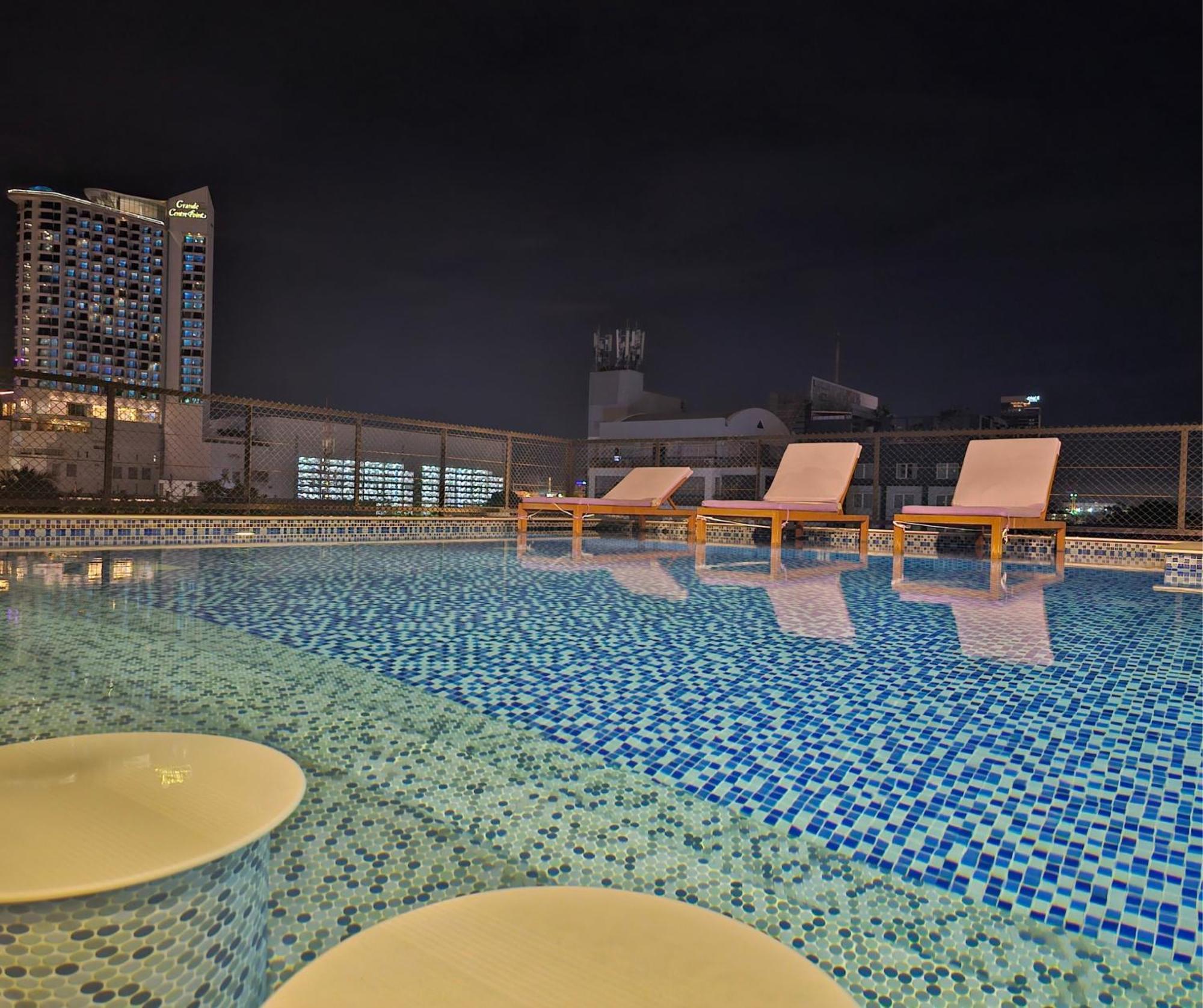 Xq Pattaya Hotel Buitenkant foto